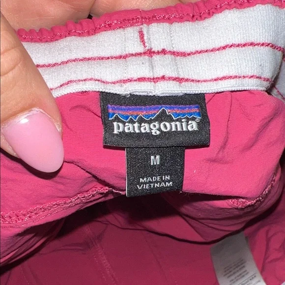 PINK AND NAVY ONLY Patagonia W’s baggies women’s shorts bundle - 5 inches - Picture 3 of 5